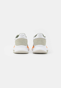 Фото № 3 с приближением к товару «‎Adidas Retropy »