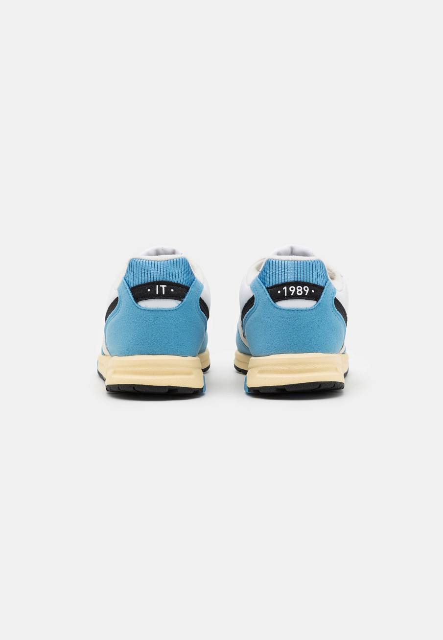 Фото № 5 с приближением к товару «‎Adidas ZX 1000 C »