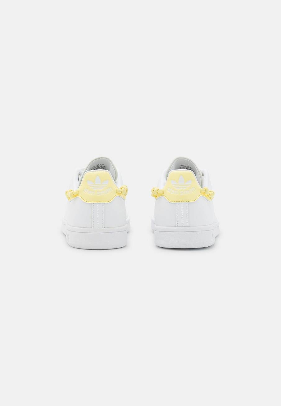 Фото № 4 с приближением к товару «‎Adidas Stan Smith »