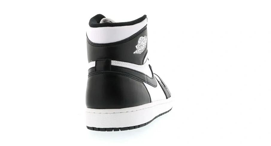 Фото № 4 с приближением к товару «‎Jordan 1 Retro Black White (2014)»