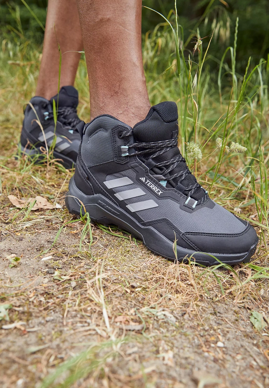 Фото № 3 с приближением к товару «‎TERREX AX4 MID GTX W»