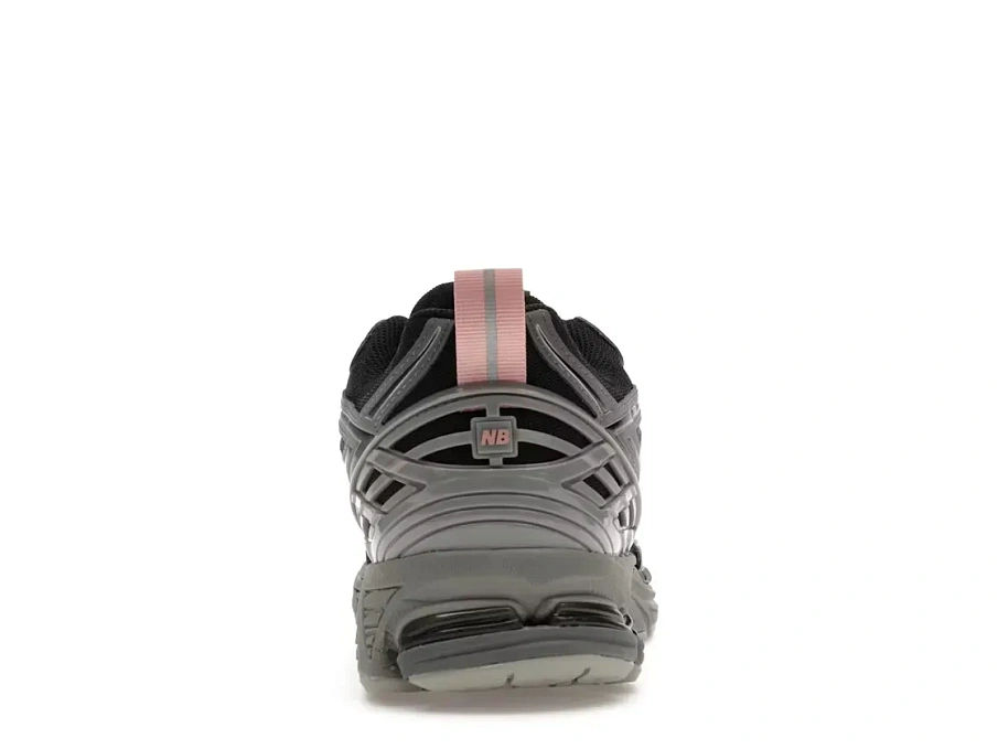Фото № 4 с приближением к товару «‎New Balance 1906R»