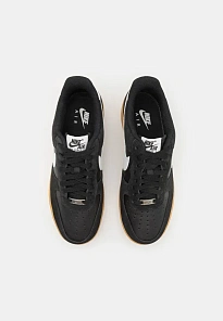 Фото № 4 с приближением к товару «‎AIR FORCE 1 07 LV8»