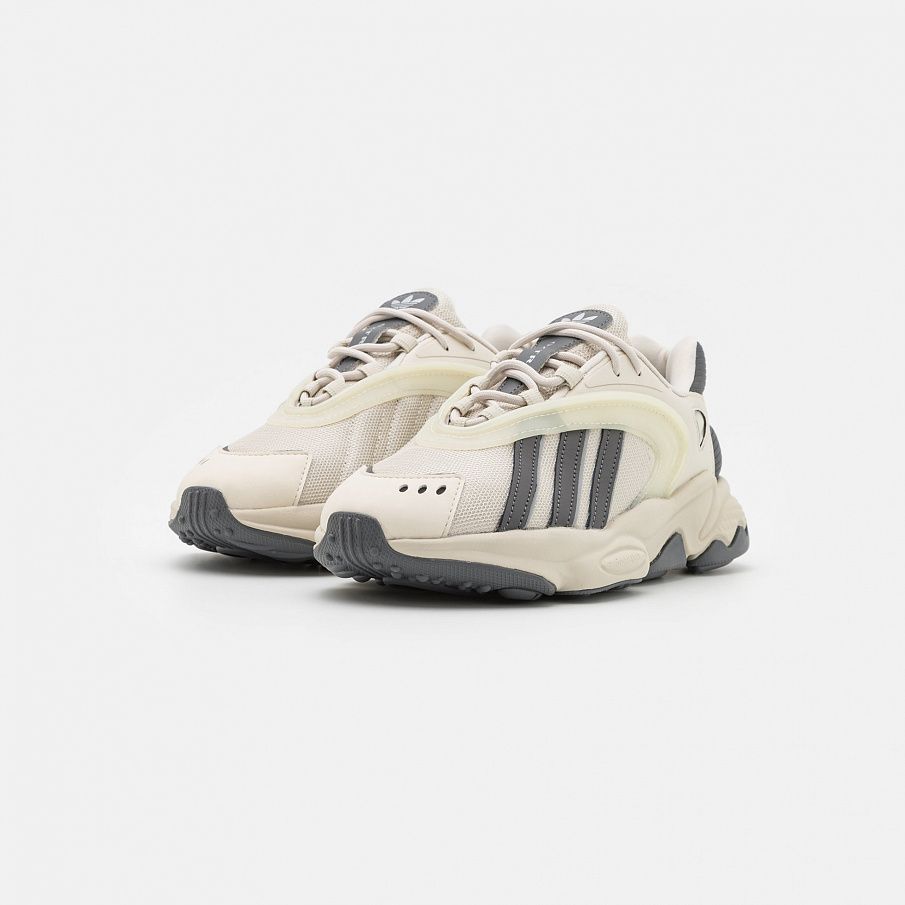 Фото № 2 с приближением к товару «‎Adidas Oztral »