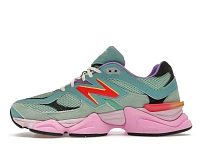 Фото № 3 с приближением к товару «‎New Balance 9060»