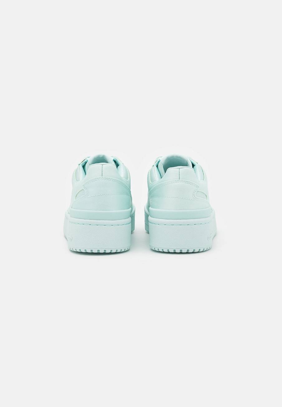 Фото № 4 с приближением к товару «‎Adidas Forum Bold »