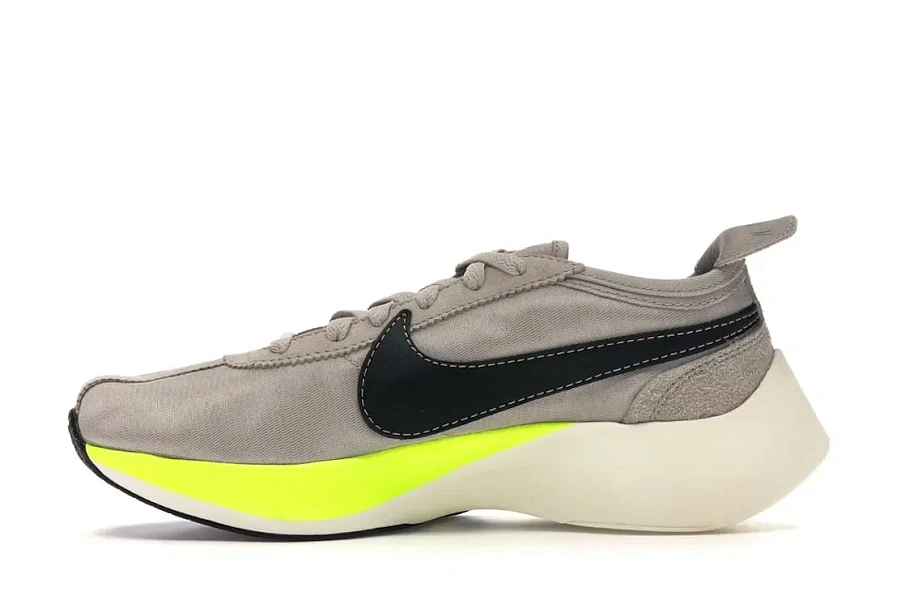 Фото № 3 с приближением к товару «‎Nike Moon Racer»