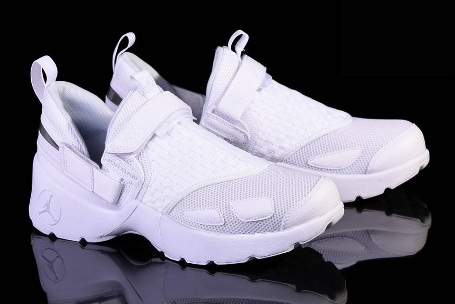 Фото № 1 с приближением к товару «‎Nike Air Jordan LX Triple »