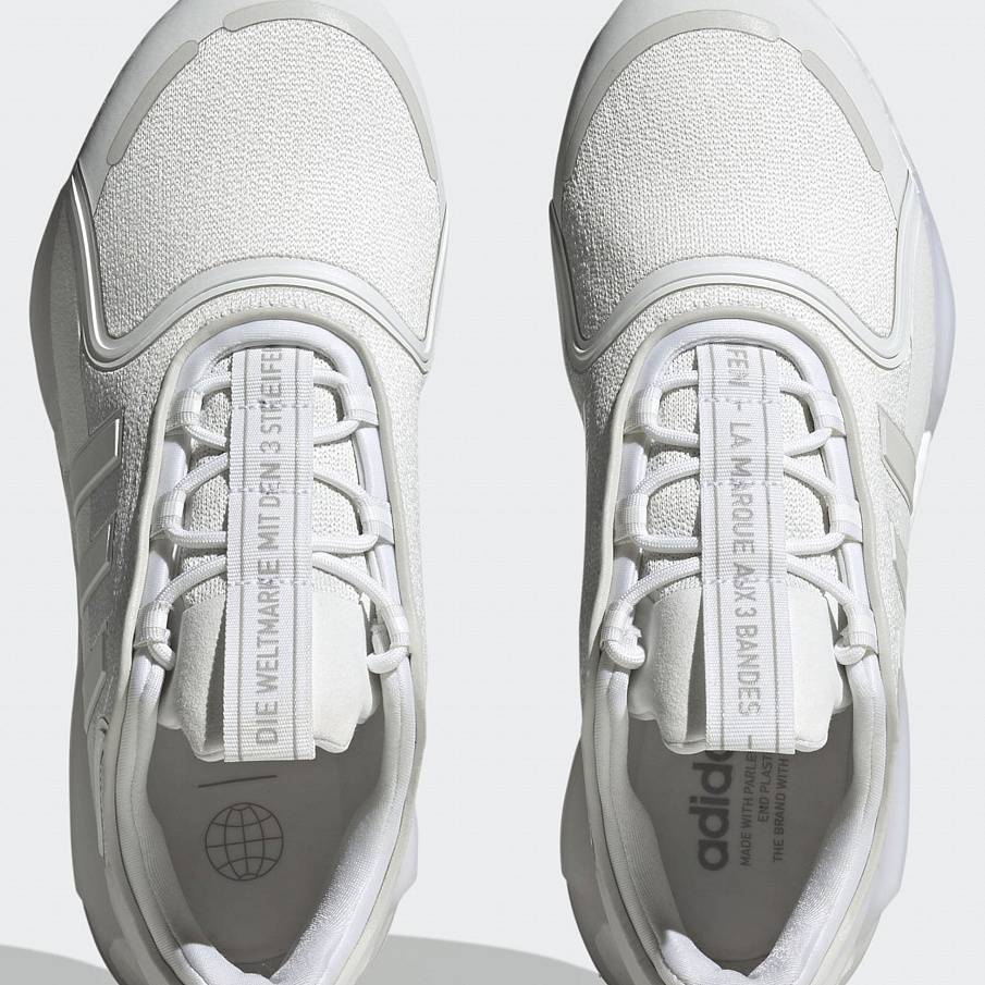 Фото № 2 с приближением к товару «‎Adidas V3 »
