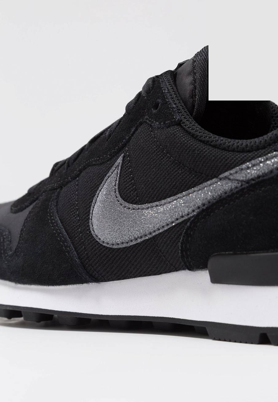 Фото № 2 с приближением к товару «‎Nike Internationalist »