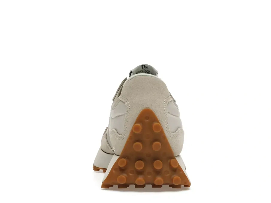 Фото № 4 с приближением к товару «‎New Balance 327»