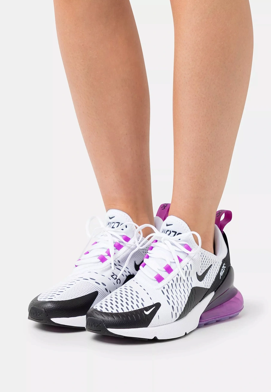 Фото № 3 с приближением к товару «‎AIR MAX 270»