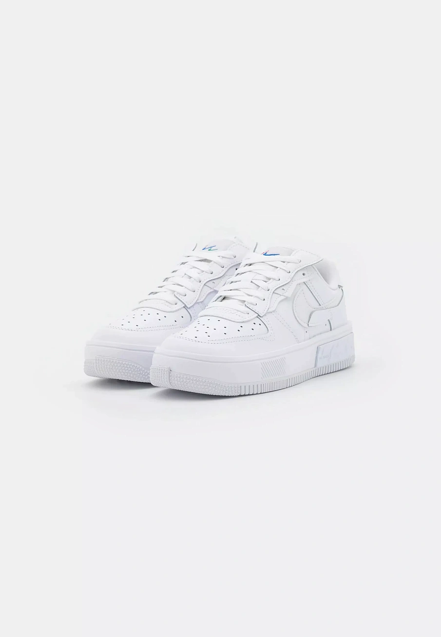 Фото № 2 с приближением к товару «‎W AIR FORCE 1 FONTANKA»