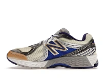 Фото № 3 с приближением к товару «‎New Balance 860v2»
