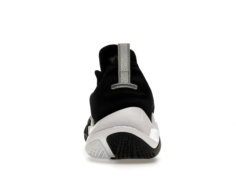 Фото № 4 с приближением к товару «‎Nike Giannis Immortality Black White»