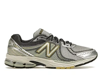Фото № 1 с приближением к товару «‎New Balance 860v2»
