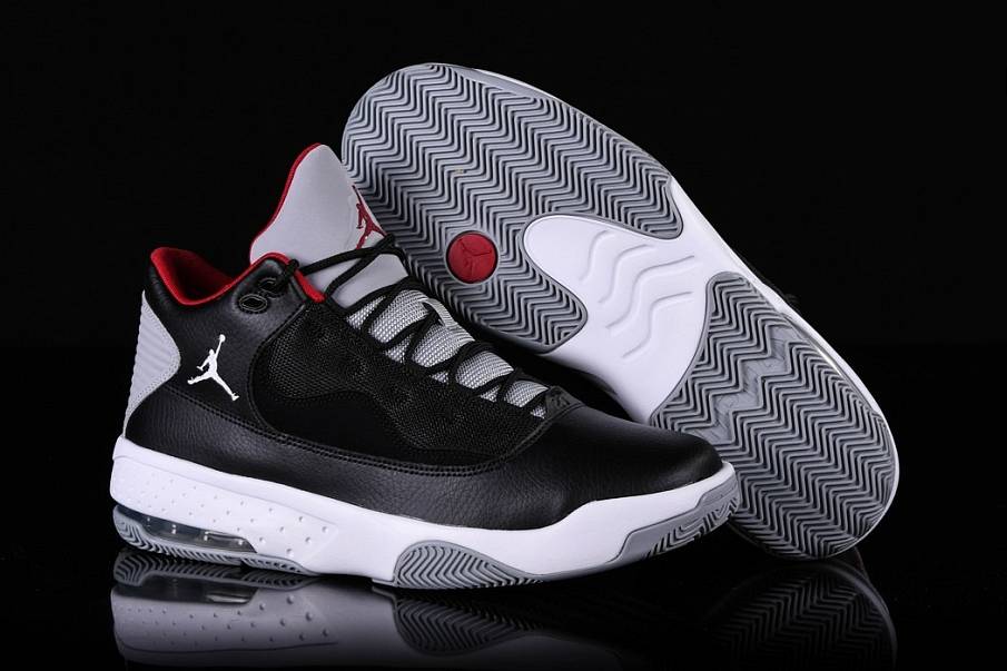 Фото № 1 с приближением к товару «‎Nike Air Jordan Max Aura 2 GS»