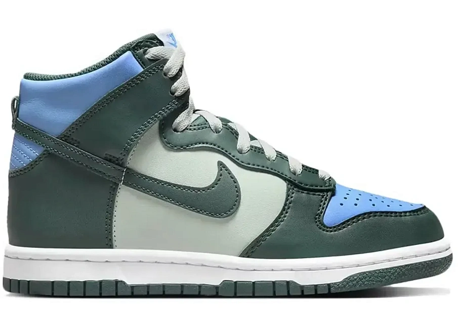 Фото № 1 с приближением к товару «‎Nike Dunk High»