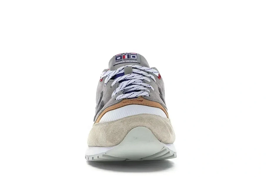 Фото № 2 с приближением к товару «‎New Balance 999»