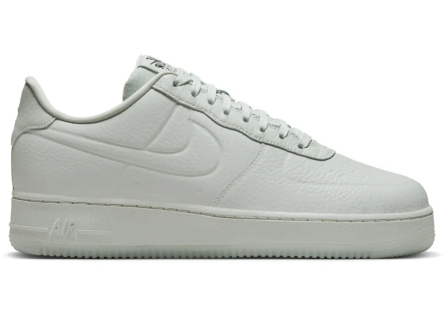 Фото № 1 с приближением к товару «‎Nike Air Force 1 Low '07 Pro-Tech Waterproof Light Silver»
