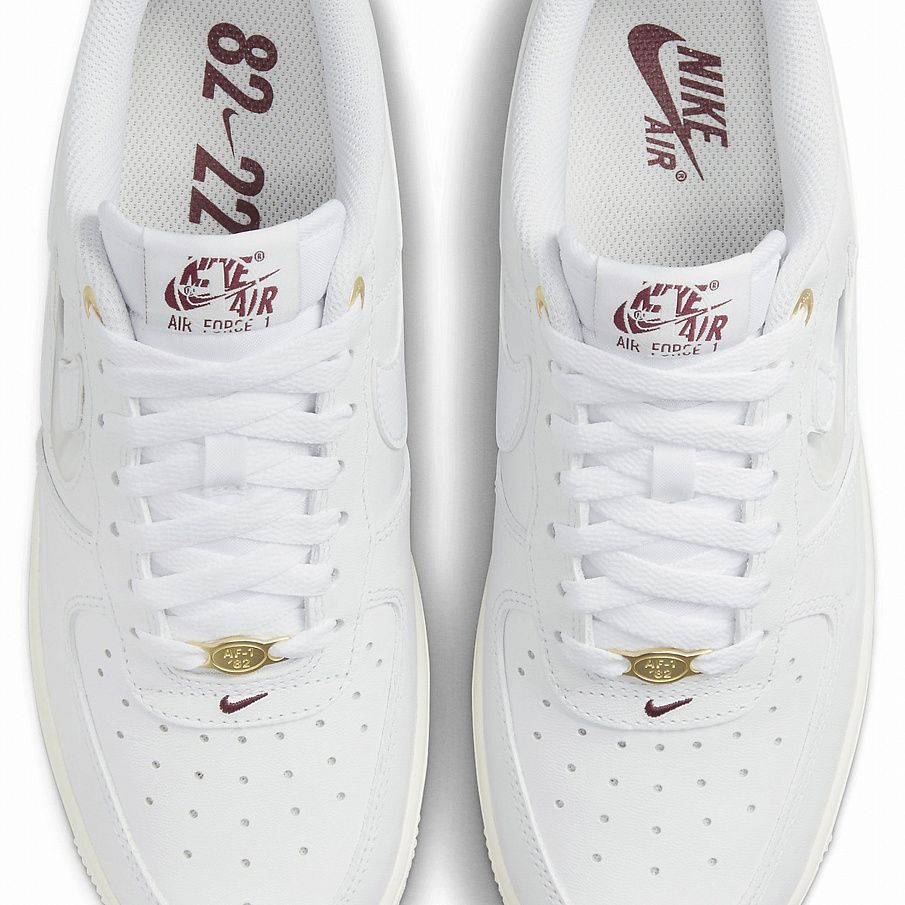Фото № 3 с приближением к товару «‎Nike Air Force »
