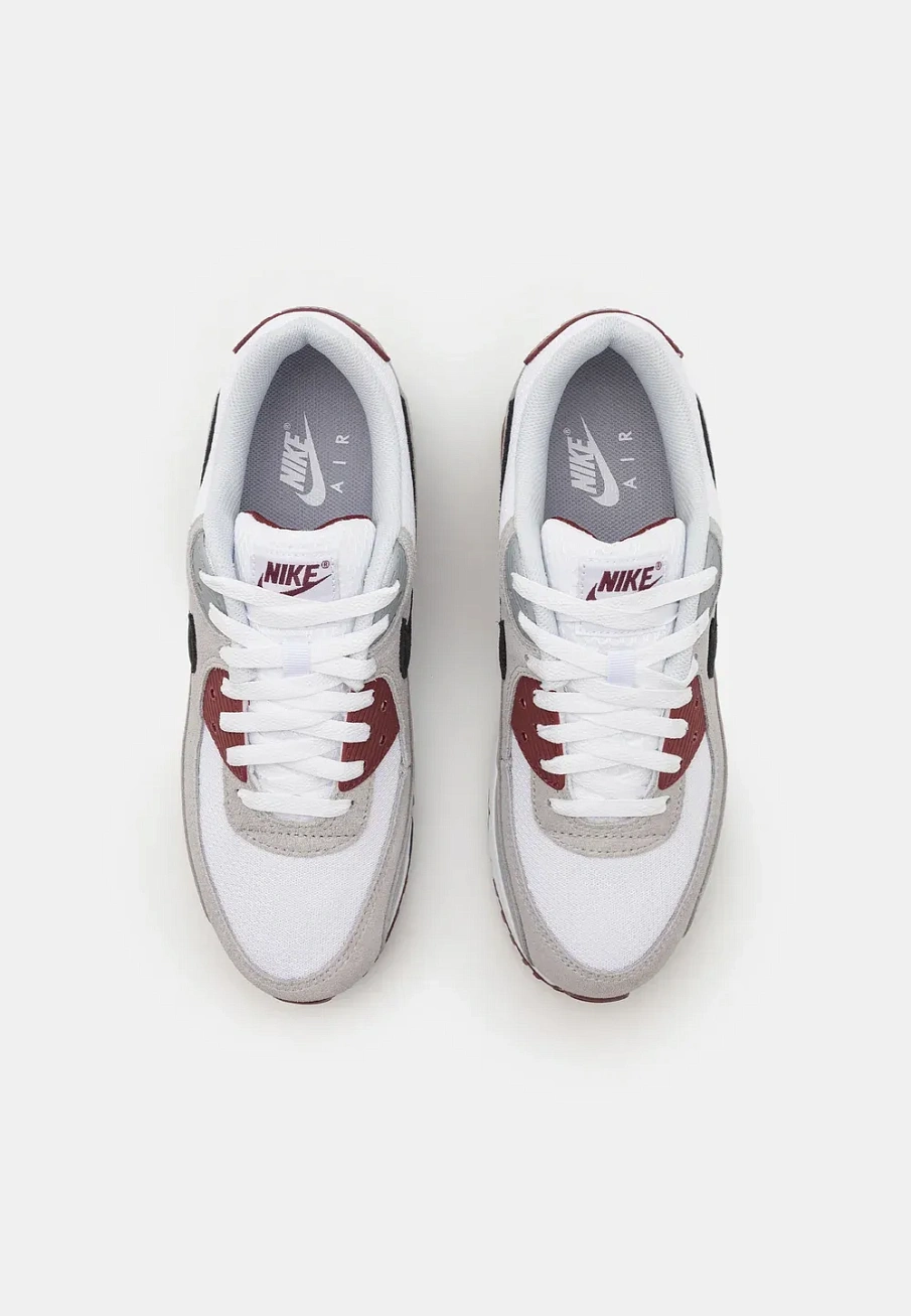 Фото № 4 с приближением к товару «‎AIR MAX 90»