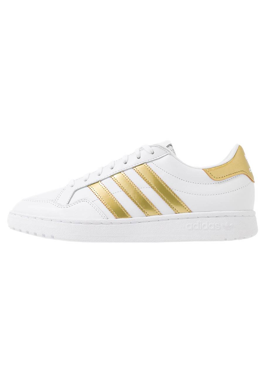 Фото № 2 с приближением к товару «‎Adidas Team Court »