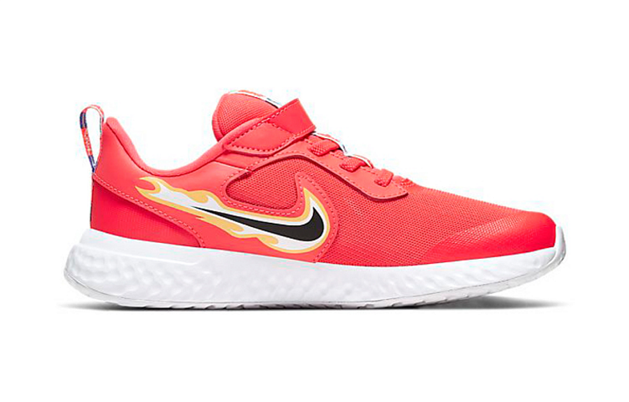 Фото № 2 с приближением к товару «‎Nike Revolution 5 Fire Younger Kids' Shoe»