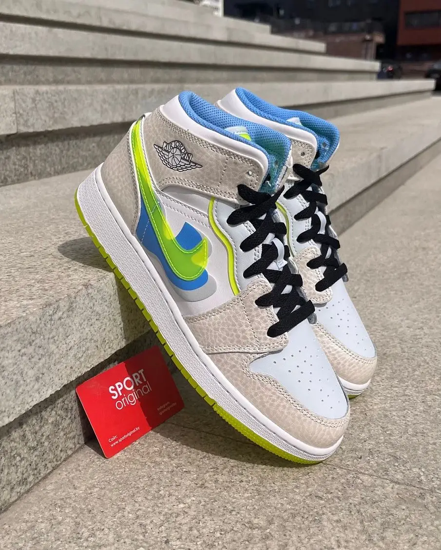 Фото № 1 с приближением к товару «‎Air Jordan 1 Mid "Warped Swoosh" (DV1314-017)»
