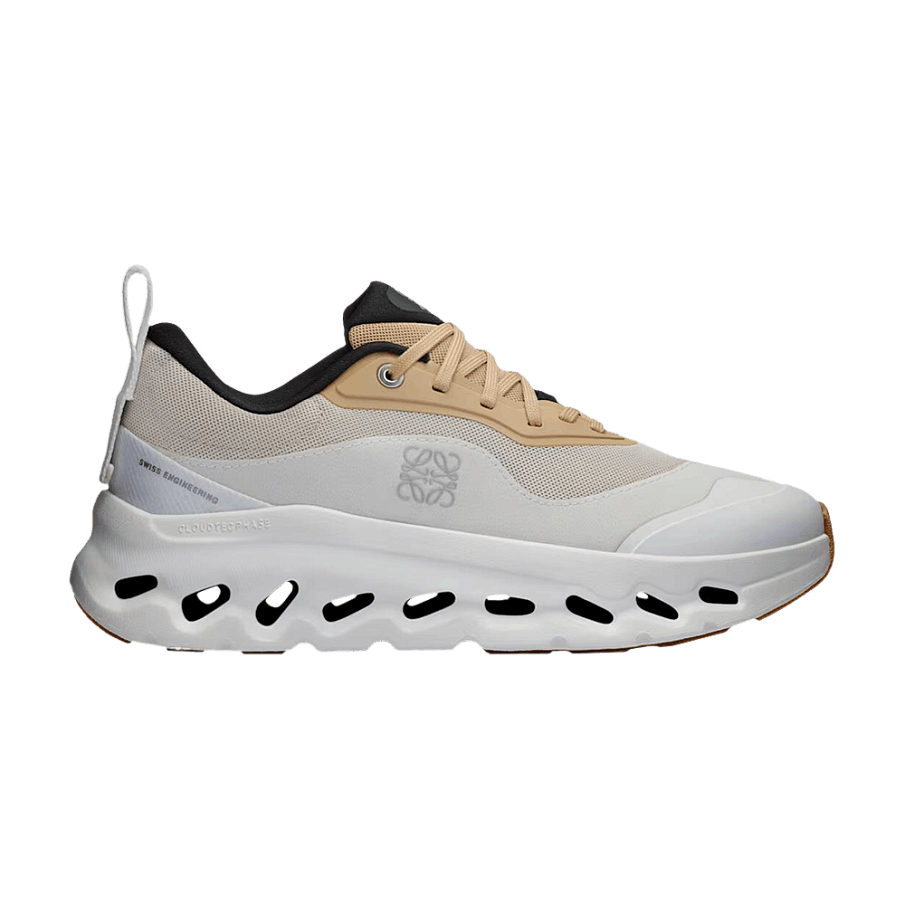Фото № 1 с приближением к товару «‎Loewe x ON Women's Cloudtilt 2 Tan White Gum»