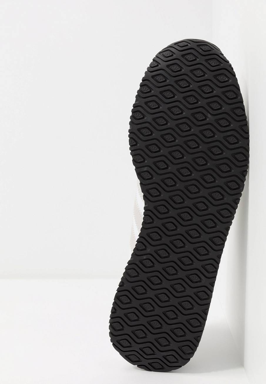 Фото № 4 с приближением к товару «‎Adidas Usa 84 »
