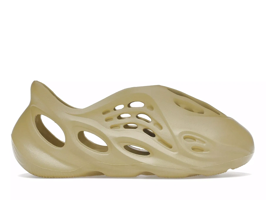 Фото № 1 с приближением к товару «‎adidas Yeezy Foam RNNR Sulfur (Kids)»