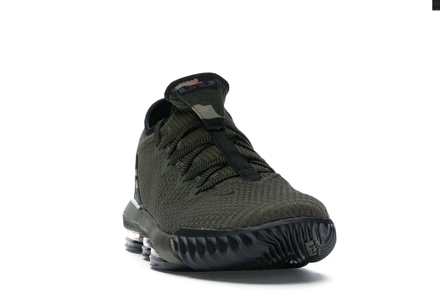 Фото № 5 с приближением к товару «‎Nike LeBron 16 Low Camo»