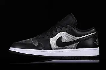 Nike Air Jordan 1 Retro SE Wmns  - 2