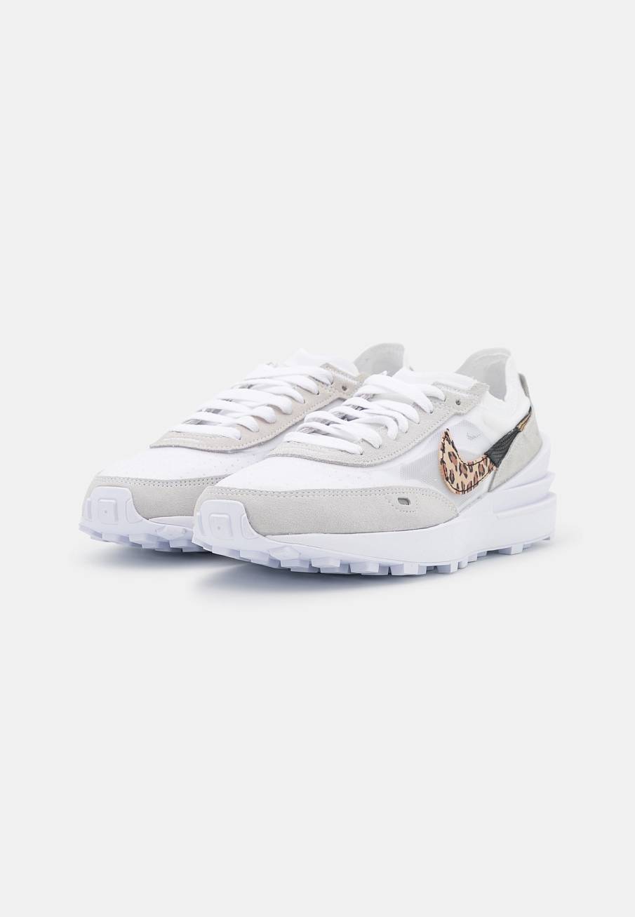 Фото № 1 с приближением к товару «‎Nike Waffle One »