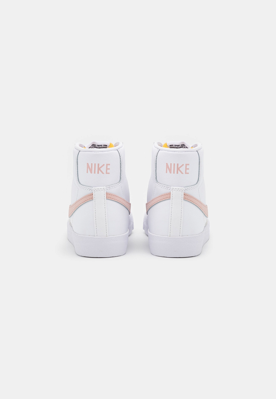 Фото № 3 с приближением к товару «‎Nike Blazer 77 »