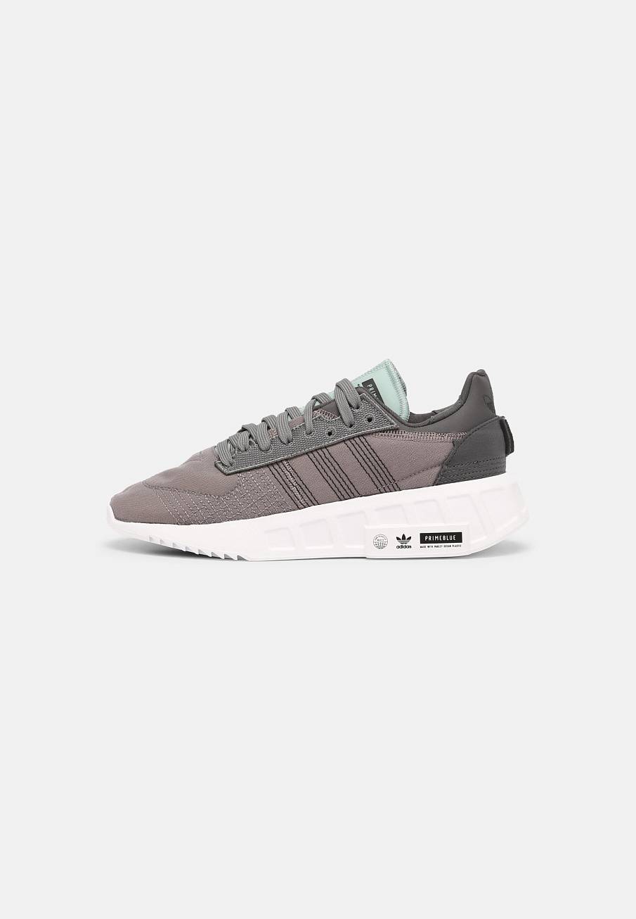Фото № 1 с приближением к товару «‎Adidas Earth Shoes »