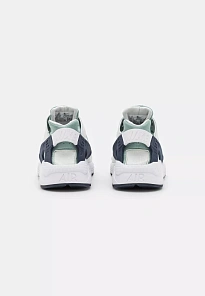 Фото № 3 с приближением к товару «‎AIR HUARACHE»