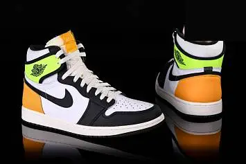 Air Jordan 1 Retro High OG 'Volt' - 2