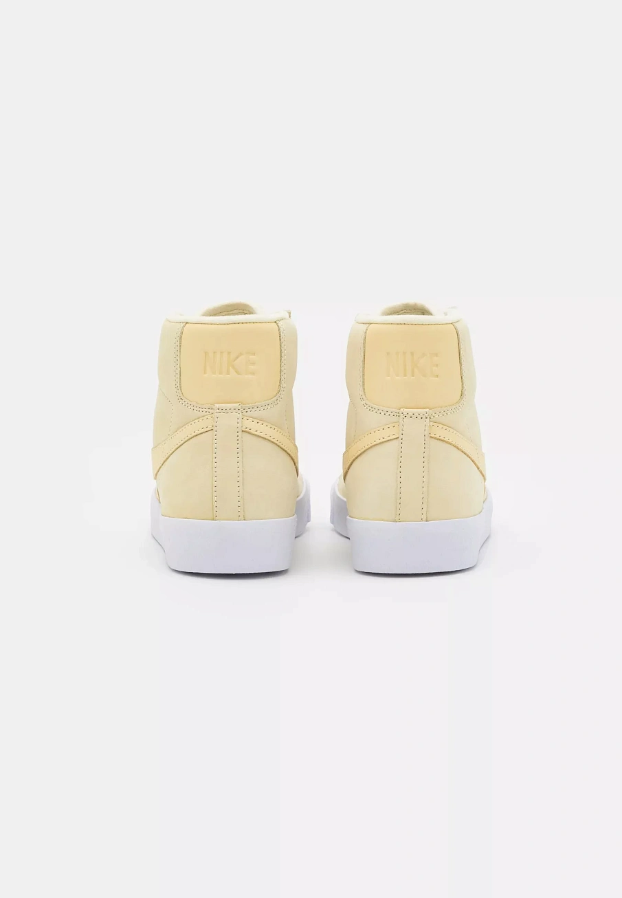 Фото № 2 с приближением к товару «‎W BLAZER MID PRM »