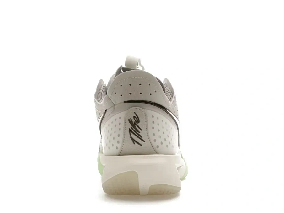 Фото № 4 с приближением к товару «‎Nike Air Zoom GT Cut 3»