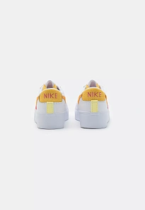 Фото № 3 с приближением к товару «‎BLAZER LOW PLATFORM»