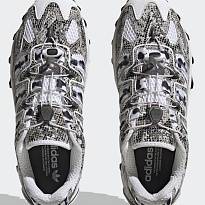 Фото № 3 с приближением к товару «‎Adidas Hyperturf »