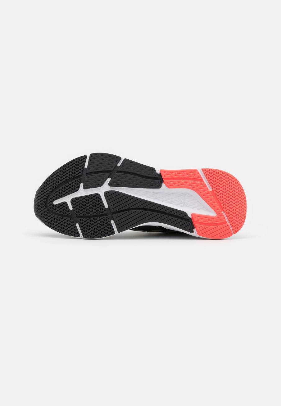 Фото № 5 с приближением к товару «‎Adidas Questar»