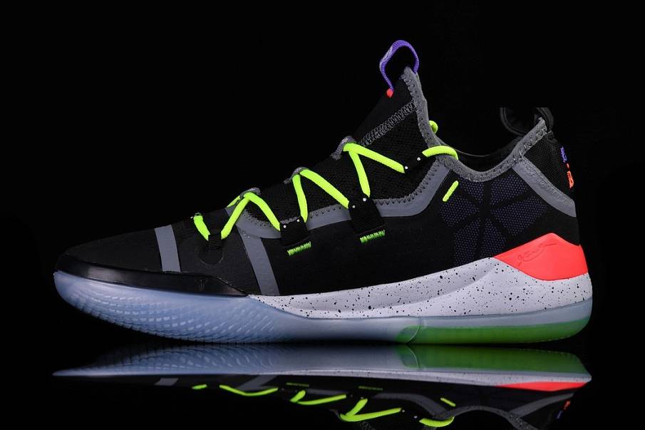 Фото № 1 с приближением к товару «‎Nike Kobe A.d. Chaos»
