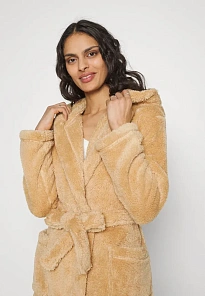 Фото № 4 с приближением к товару «‎AARTI»