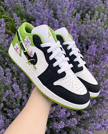 Air Jordan 1 Low SE Floral Vines - 4