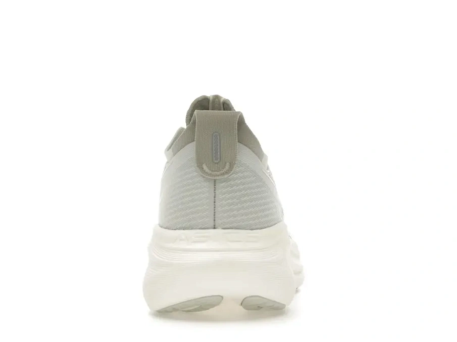 Фото № 4 с приближением к товару «‎ASICS Gel-Nimbus 27»