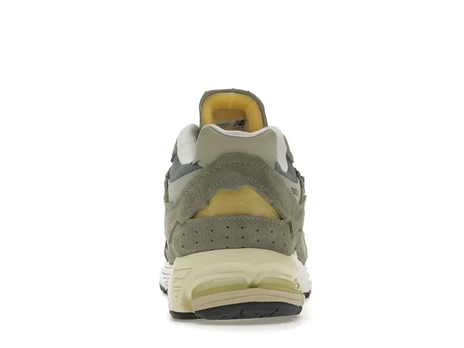 Фото № 4 с приближением к товару «‎New Balance 2002R»