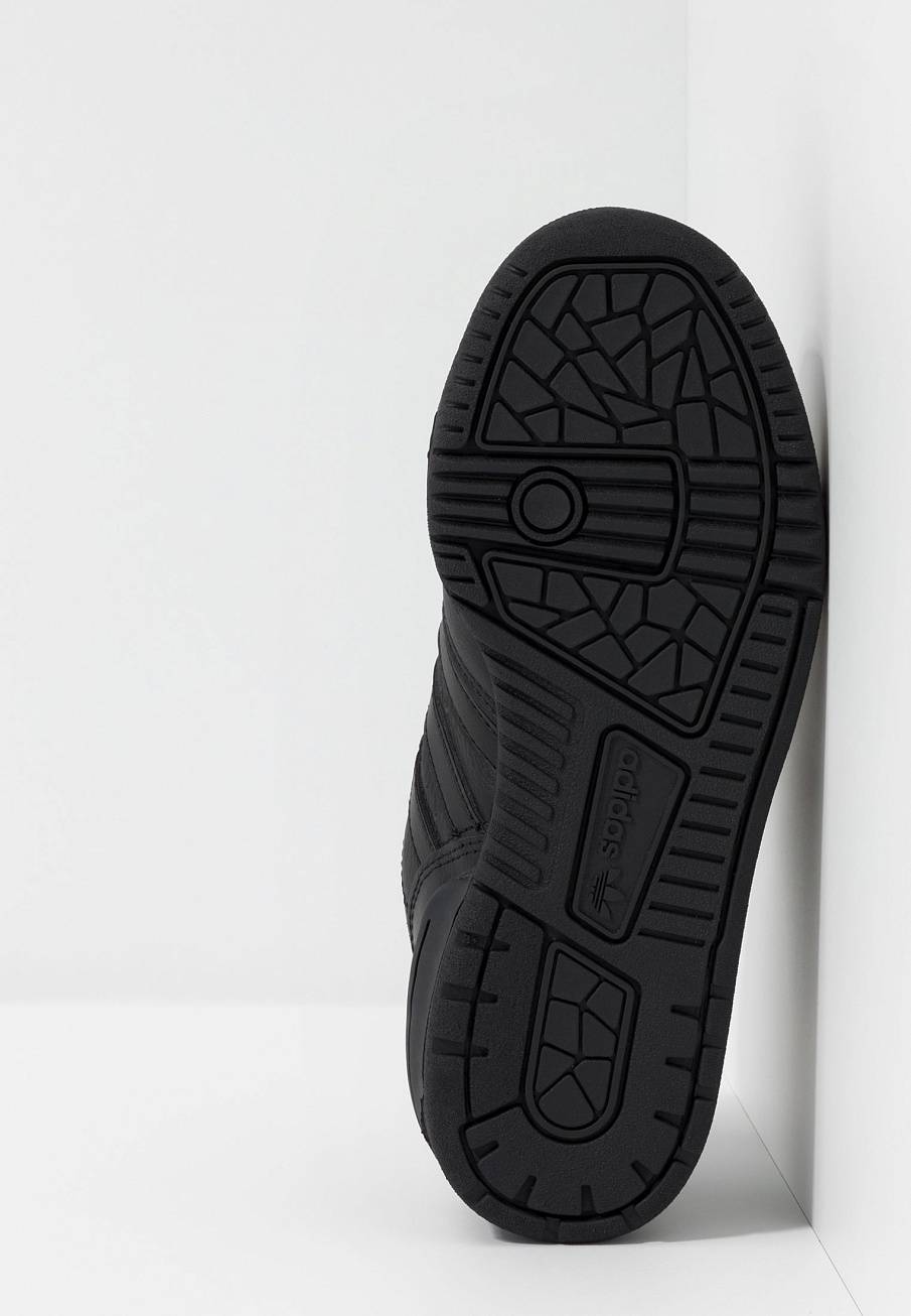 Фото № 5 с приближением к товару «‎Adidas Rivalry »